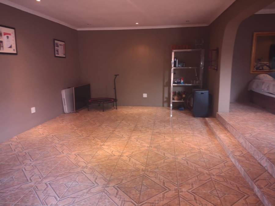 3 Bedroom Property for Sale in Dawnview Gauteng