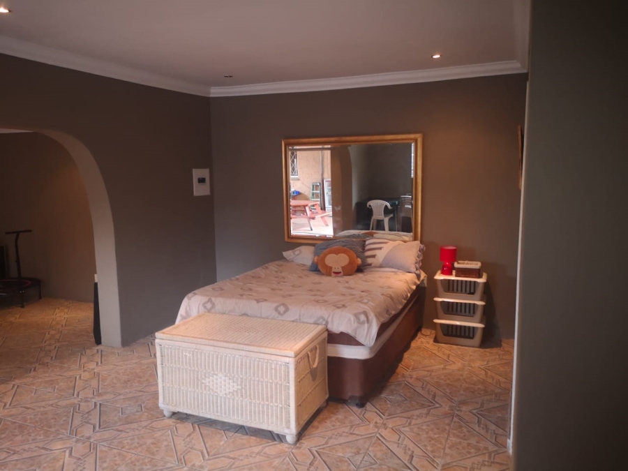 3 Bedroom Property for Sale in Dawnview Gauteng