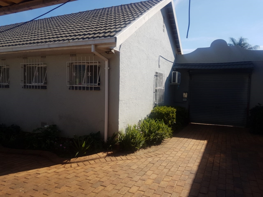 4 Bedroom Property for Sale in Birchleigh Gauteng