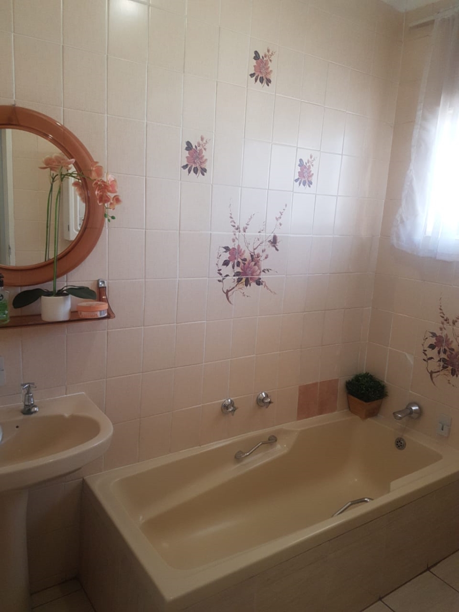 4 Bedroom Property for Sale in Birchleigh Gauteng