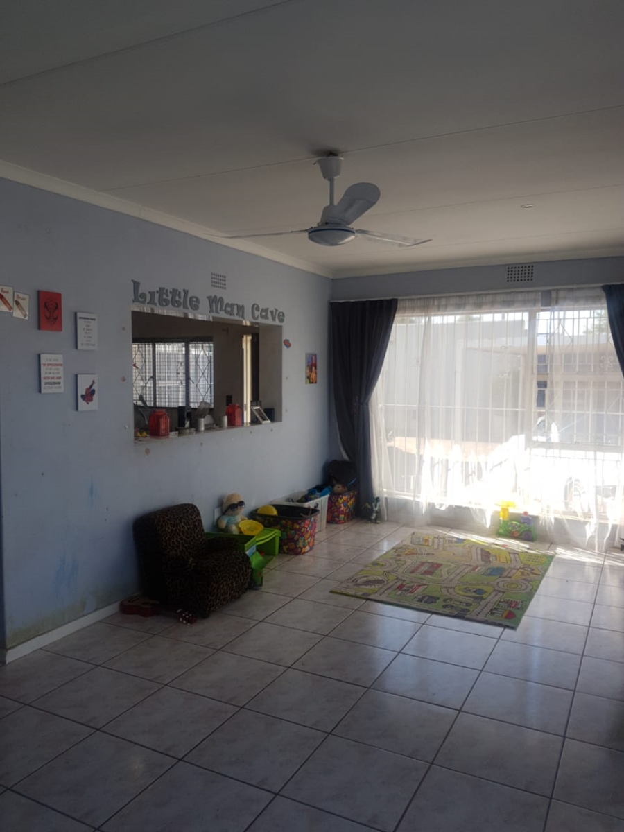 4 Bedroom Property for Sale in Birchleigh Gauteng