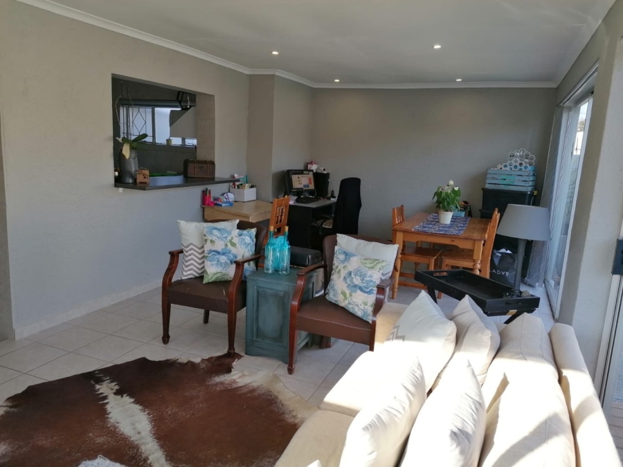 4 Bedroom Property for Sale in Birchleigh Gauteng