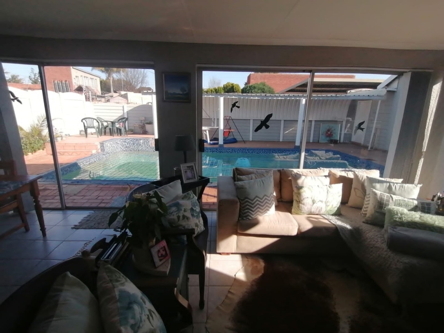 4 Bedroom Property for Sale in Birchleigh Gauteng