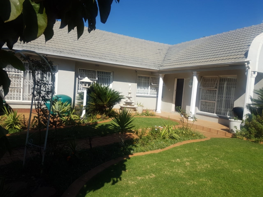 4 Bedroom Property for Sale in Birchleigh Gauteng