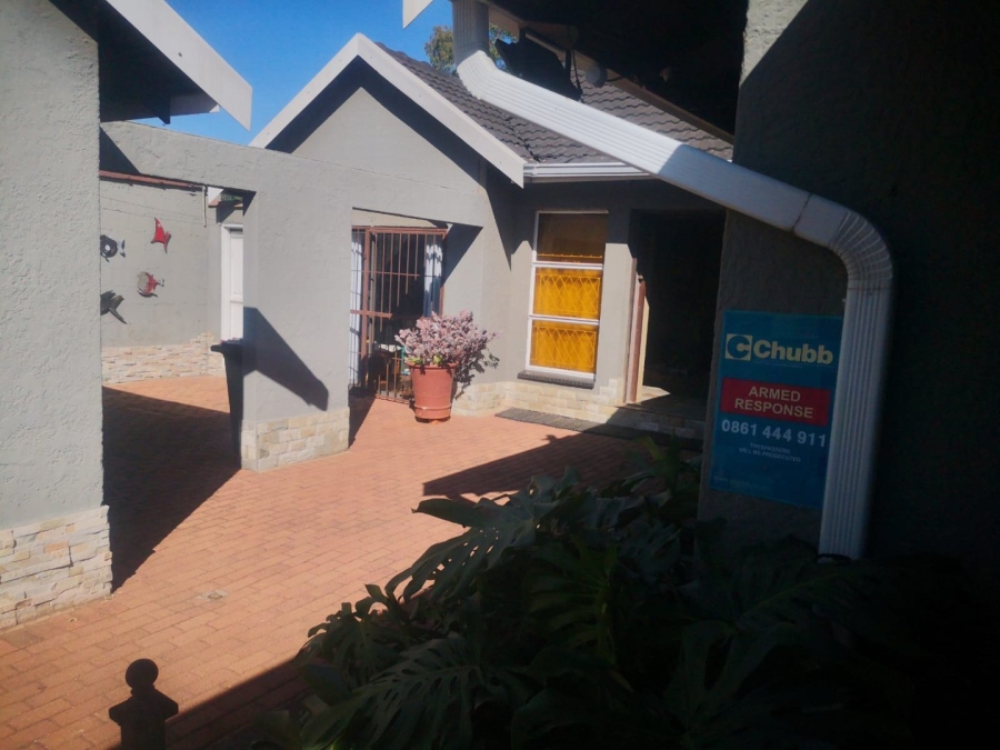 3 Bedroom Property for Sale in Marlands Gauteng