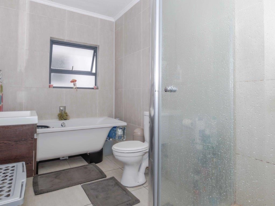 3 Bedroom Property for Sale in Greenstone Ridge Gauteng