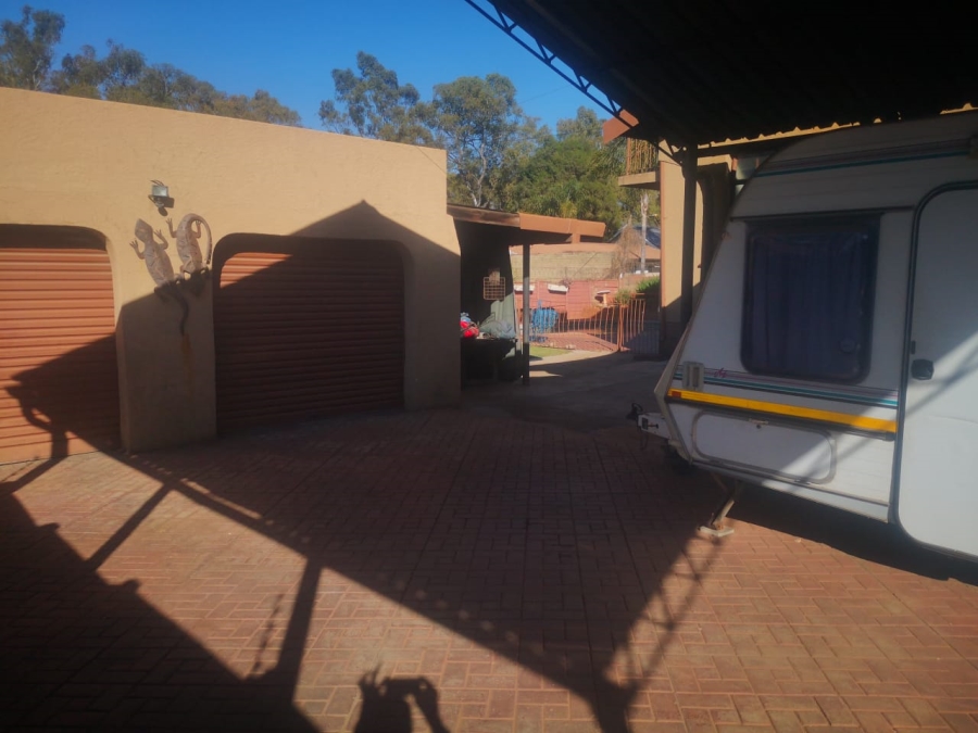 5 Bedroom Property for Sale in Marlands Gauteng