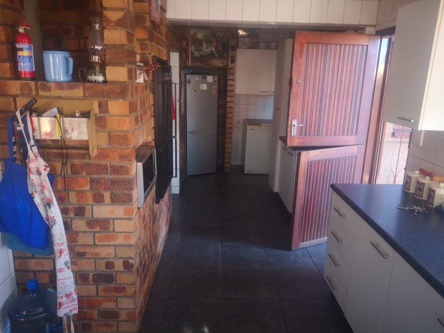 5 Bedroom Property for Sale in Marlands Gauteng