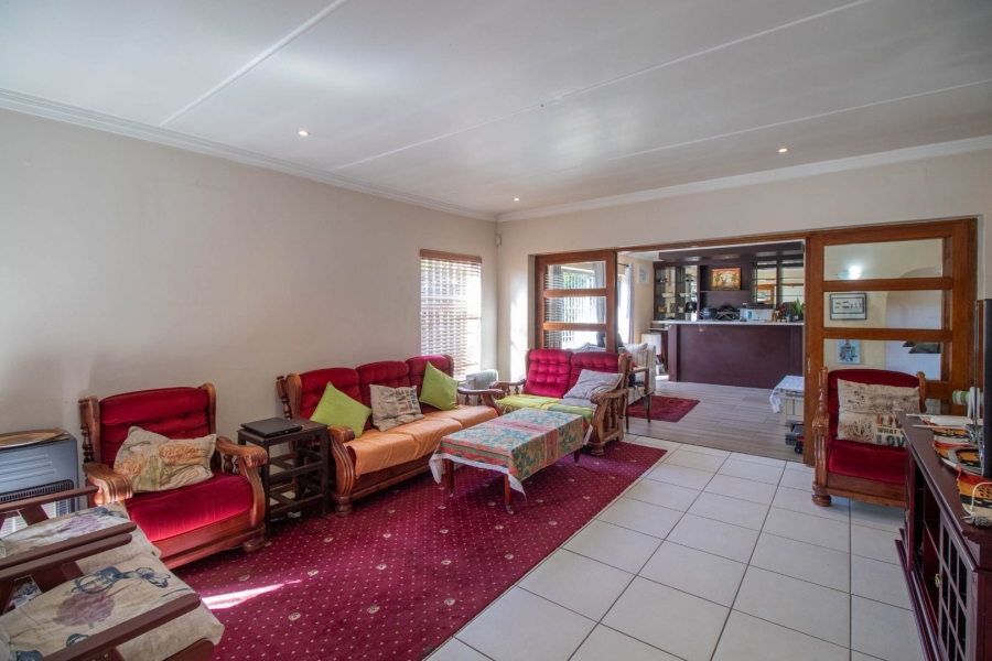 4 Bedroom Property for Sale in Buurendal Gauteng