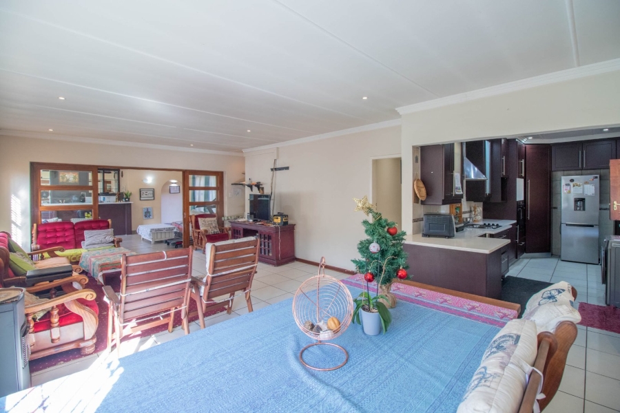 4 Bedroom Property for Sale in Buurendal Gauteng