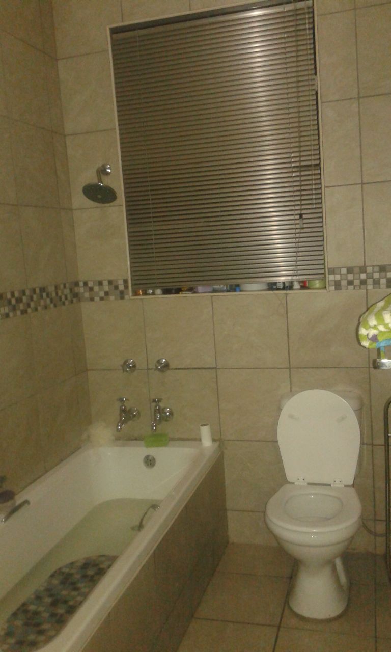 2 Bedroom Property for Sale in Lorentzville Gauteng