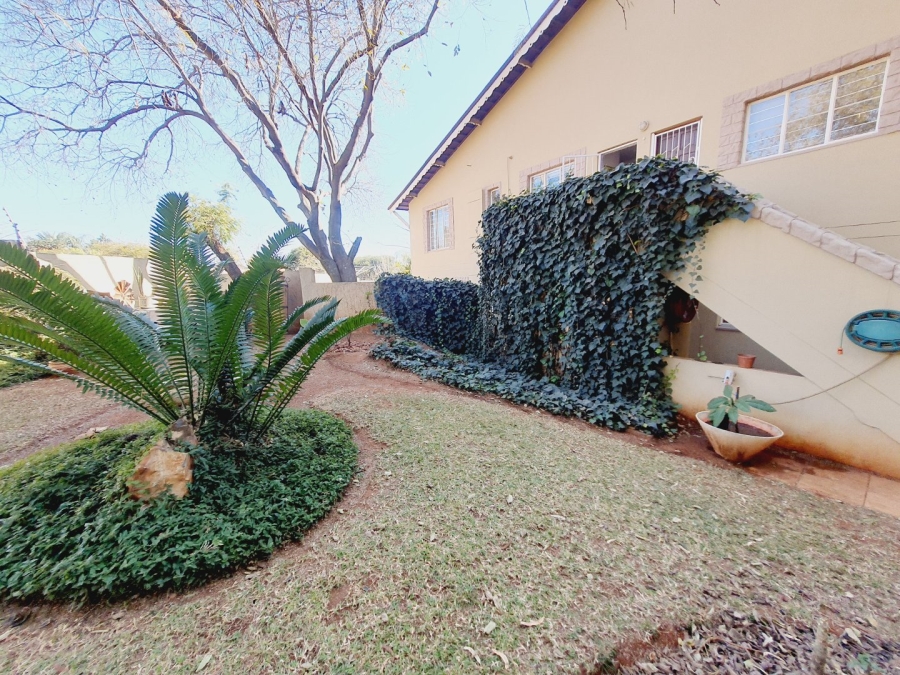 2 Bedroom Property for Sale in Faerie Glen Gauteng