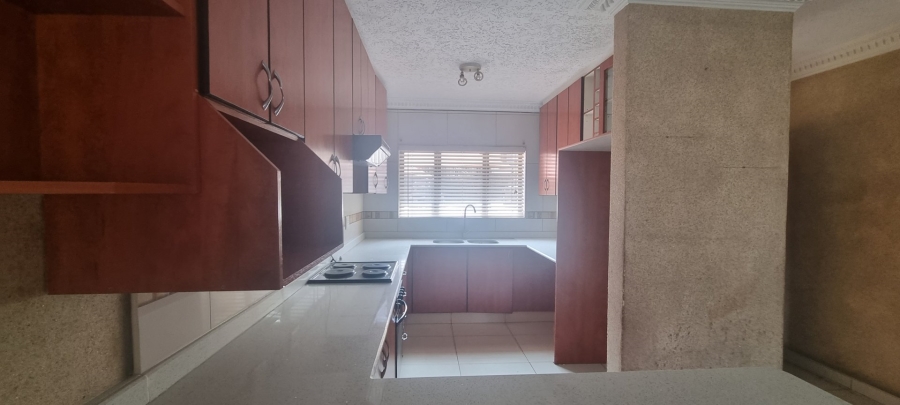 To Let 3 Bedroom Property for Rent in Ridgeway Gauteng