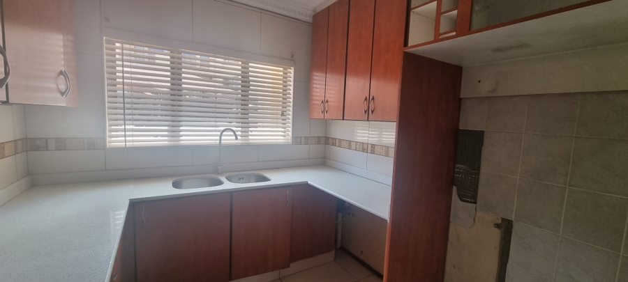 To Let 3 Bedroom Property for Rent in Ridgeway Gauteng