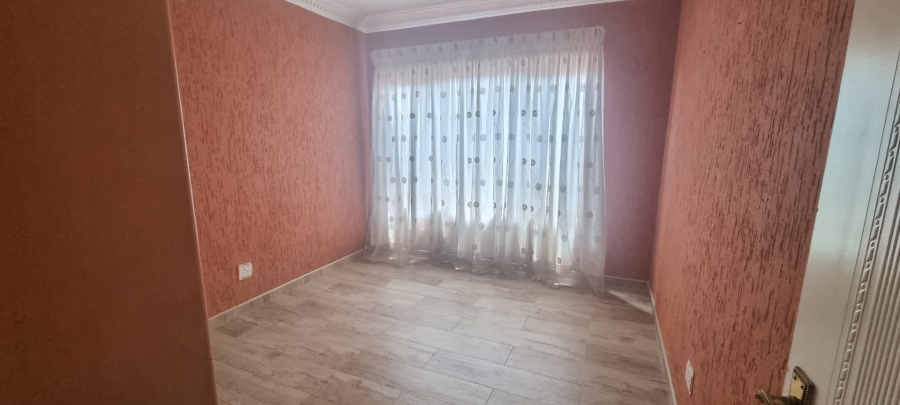 To Let 3 Bedroom Property for Rent in Ridgeway Gauteng