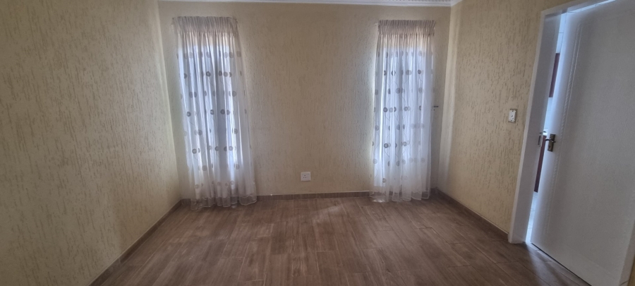 To Let 3 Bedroom Property for Rent in Ridgeway Gauteng