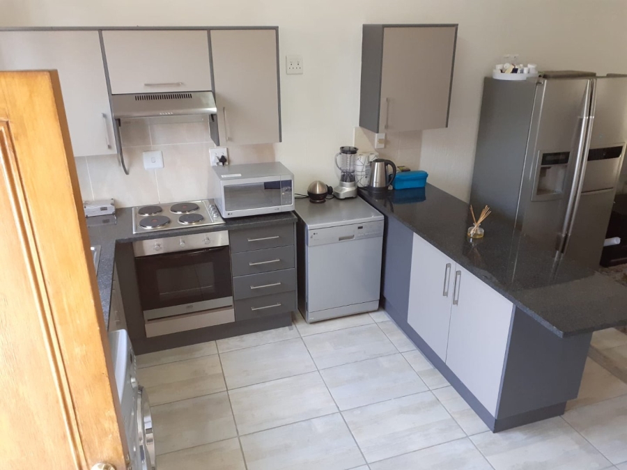 To Let 3 Bedroom Property for Rent in Aloe Ridge Estate Gauteng