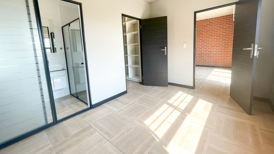 To Let 3 Bedroom Property for Rent in Barbeque Downs Gauteng