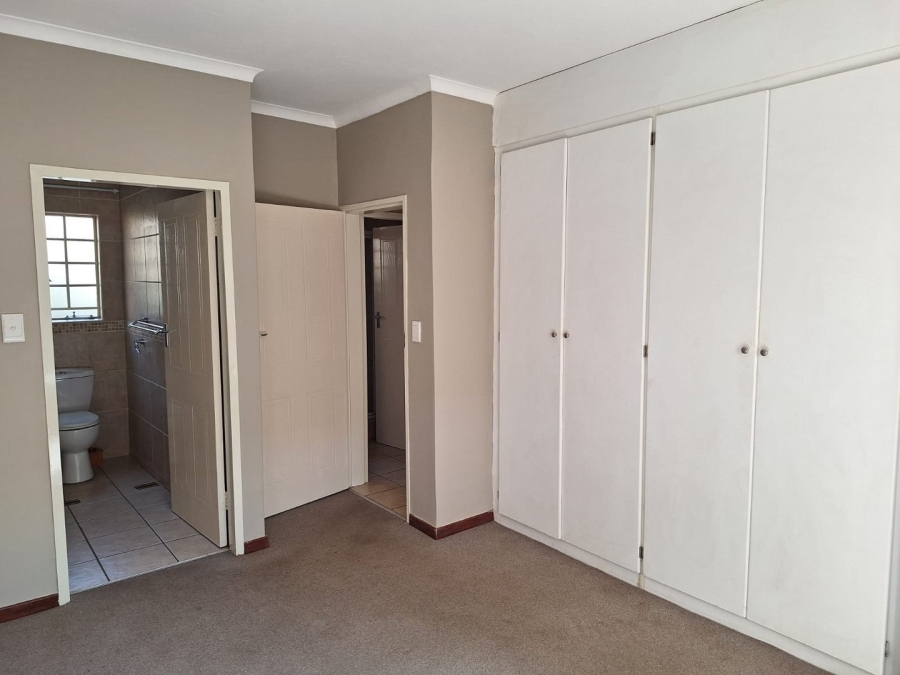 2 Bedroom Property for Sale in Olympus AH Gauteng