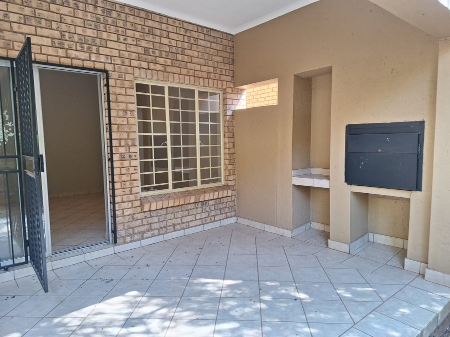 2 Bedroom Property for Sale in Olympus AH Gauteng