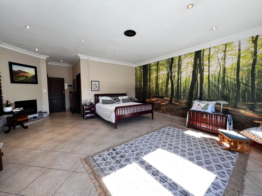 6 Bedroom Property for Sale in Leeuwfontein Estate Gauteng