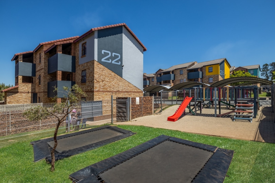 2 Bedroom Property for Sale in Erand Gardens Gauteng