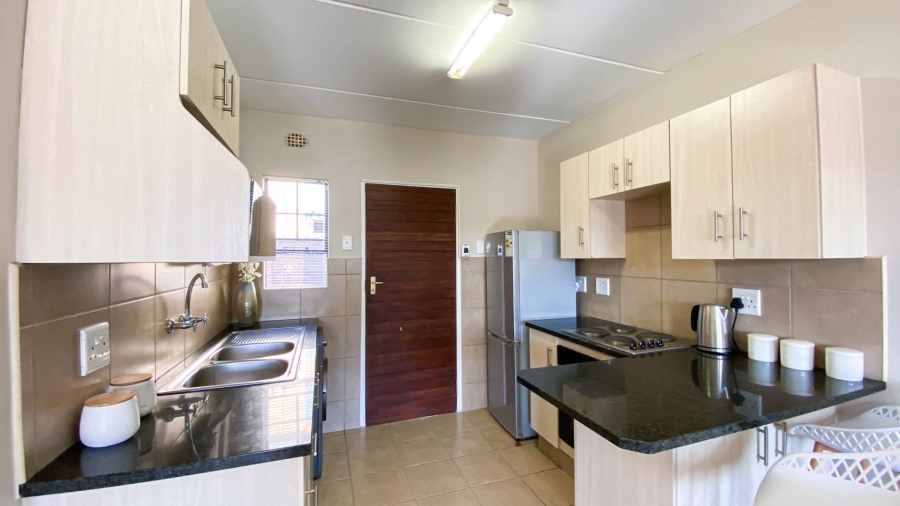 2 Bedroom Property for Sale in Erand Gardens Gauteng