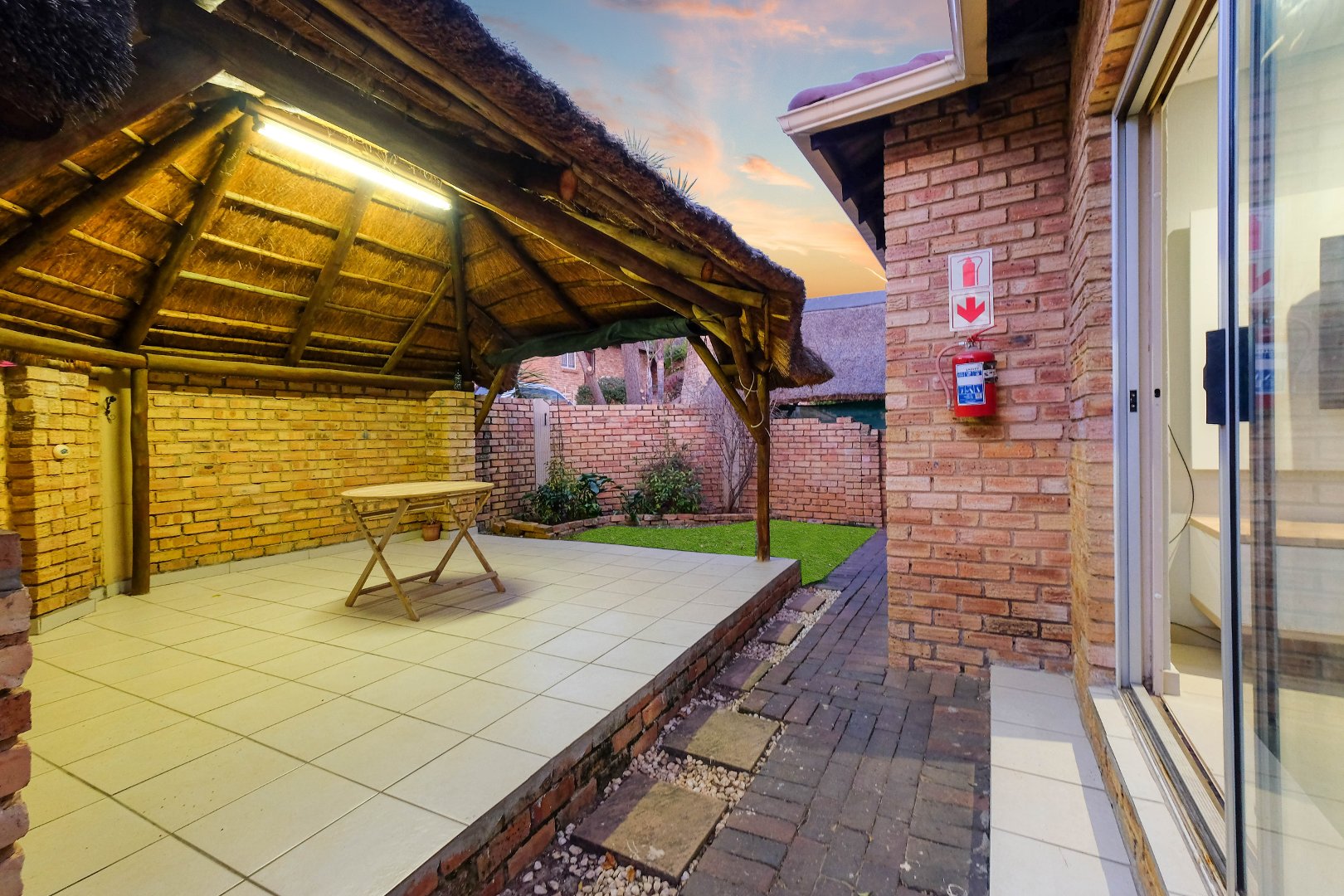 2 Bedroom Property for Sale in Wilgeheuwel Gauteng