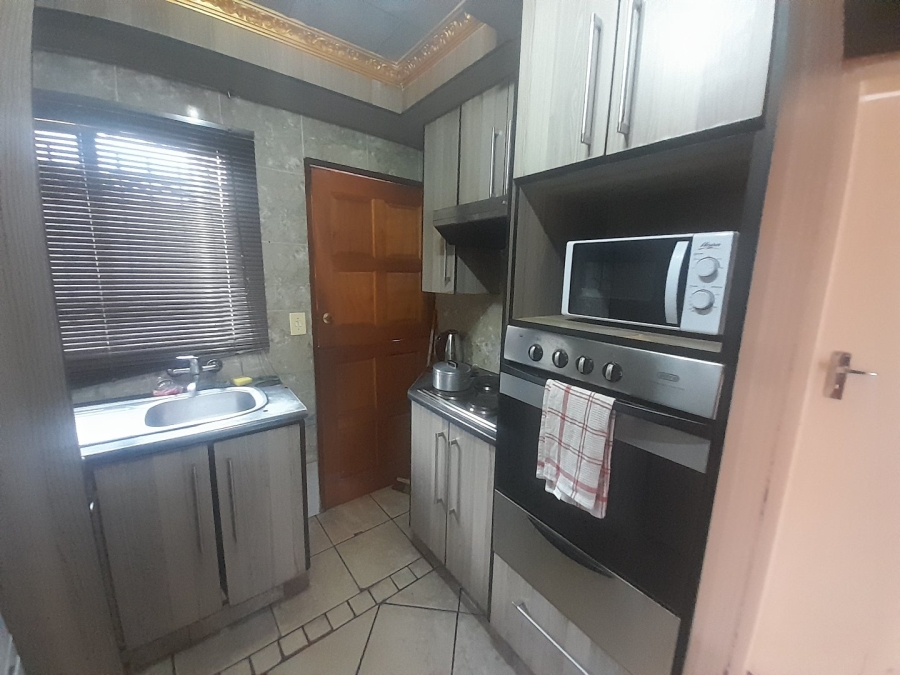 2 Bedroom Property for Sale in Soshanguve A Gauteng