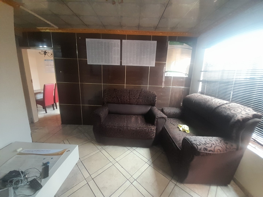 2 Bedroom Property for Sale in Soshanguve A Gauteng