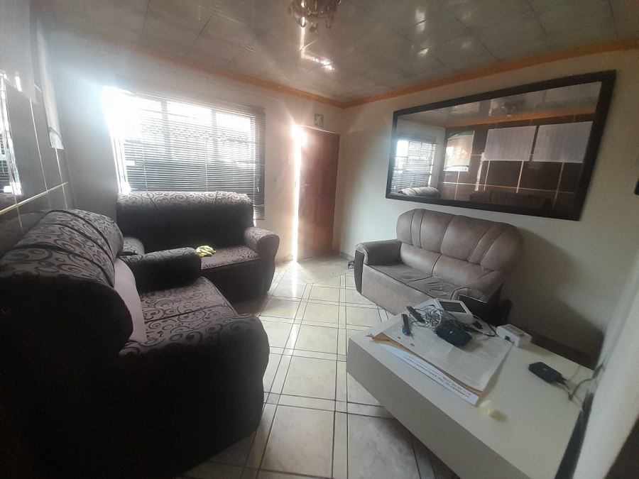 2 Bedroom Property for Sale in Soshanguve A Gauteng