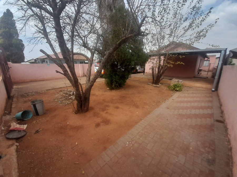 2 Bedroom Property for Sale in Soshanguve A Gauteng