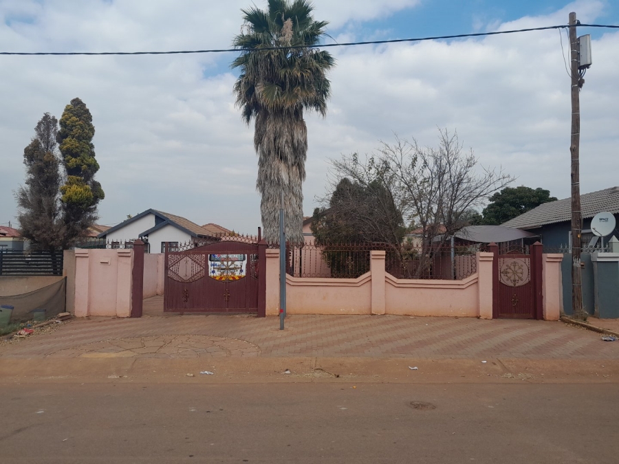 2 Bedroom Property for Sale in Soshanguve A Gauteng