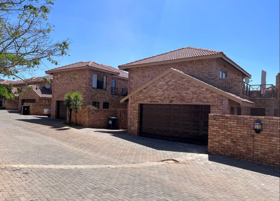 To Let 3 Bedroom Property for Rent in Willowbrook Gauteng