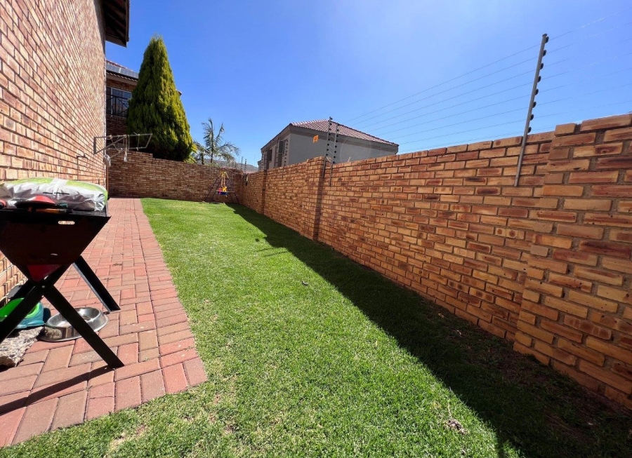 To Let 3 Bedroom Property for Rent in Willowbrook Gauteng