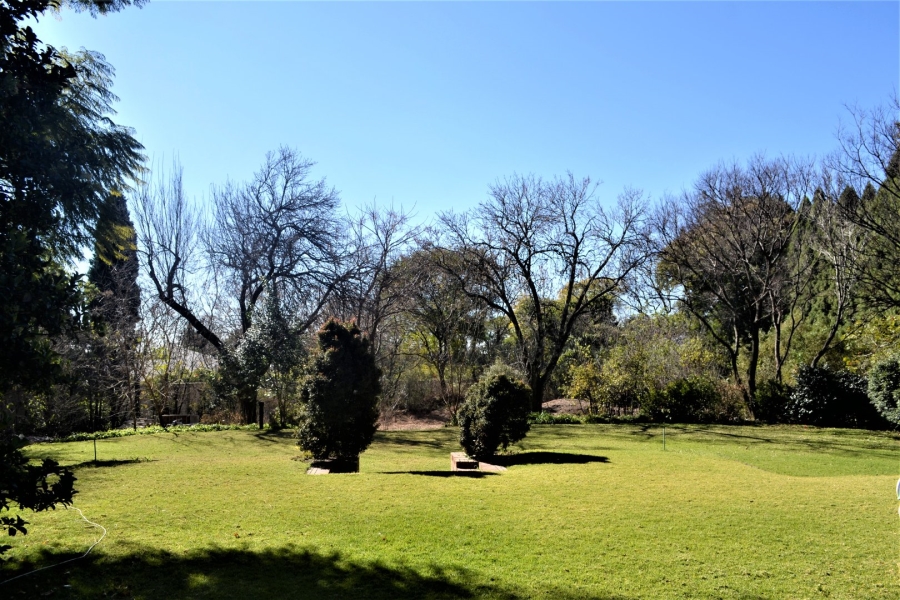 5 Bedroom Property for Sale in Sandhurst Gauteng