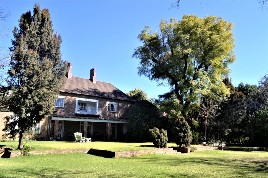 5 Bedroom Property for Sale in Sandhurst Gauteng