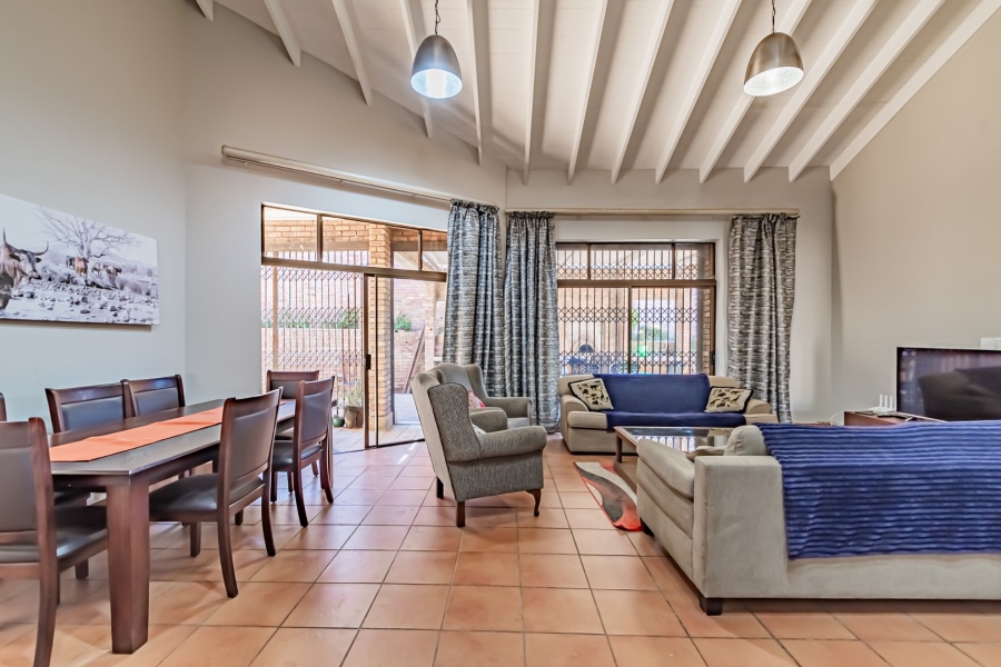 3 Bedroom Property for Sale in Waterkloof Ridge Gauteng