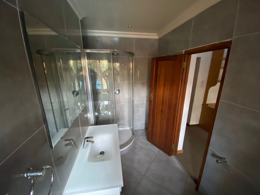 6 Bedroom Property for Sale in Waterkloof Park Gauteng