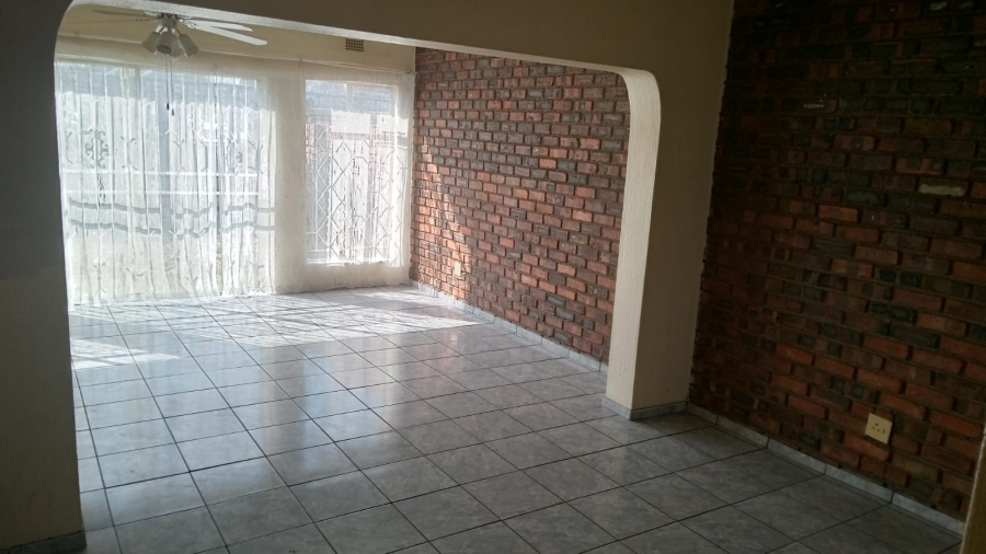 2 Bedroom Property for Sale in Beyers Park Gauteng