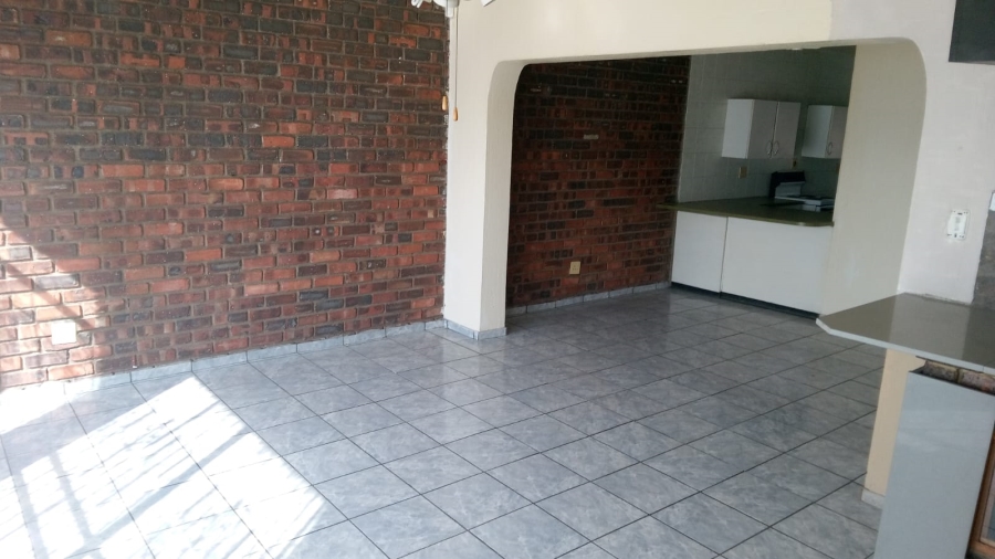 2 Bedroom Property for Sale in Beyers Park Gauteng