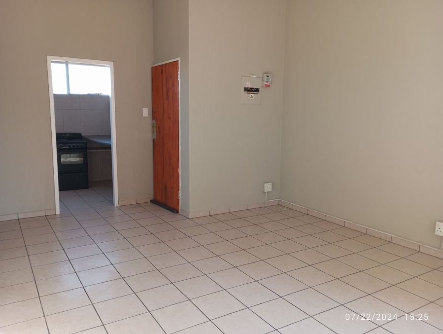 To Let 1 Bedroom Property for Rent in Bonaero Park Gauteng