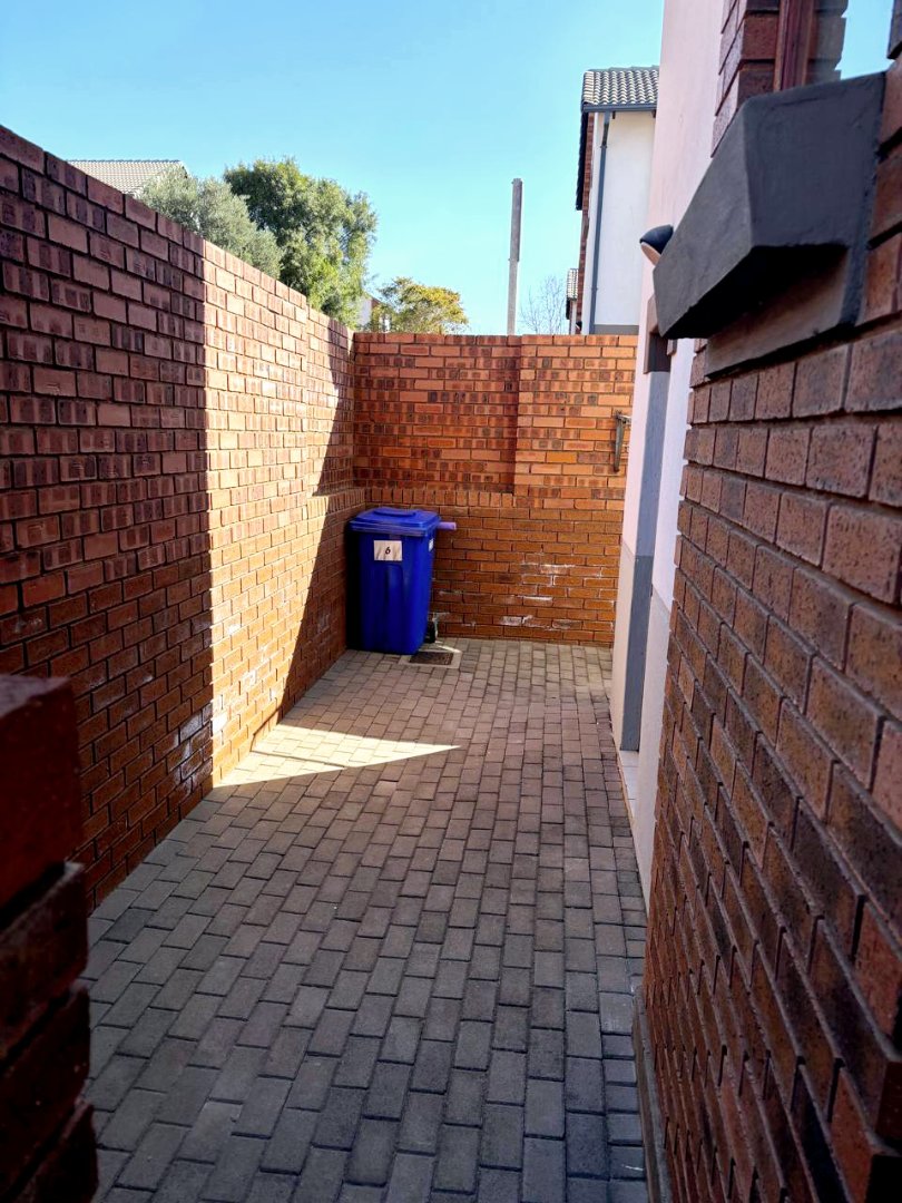 To Let 3 Bedroom Property for Rent in Raslouw Gauteng