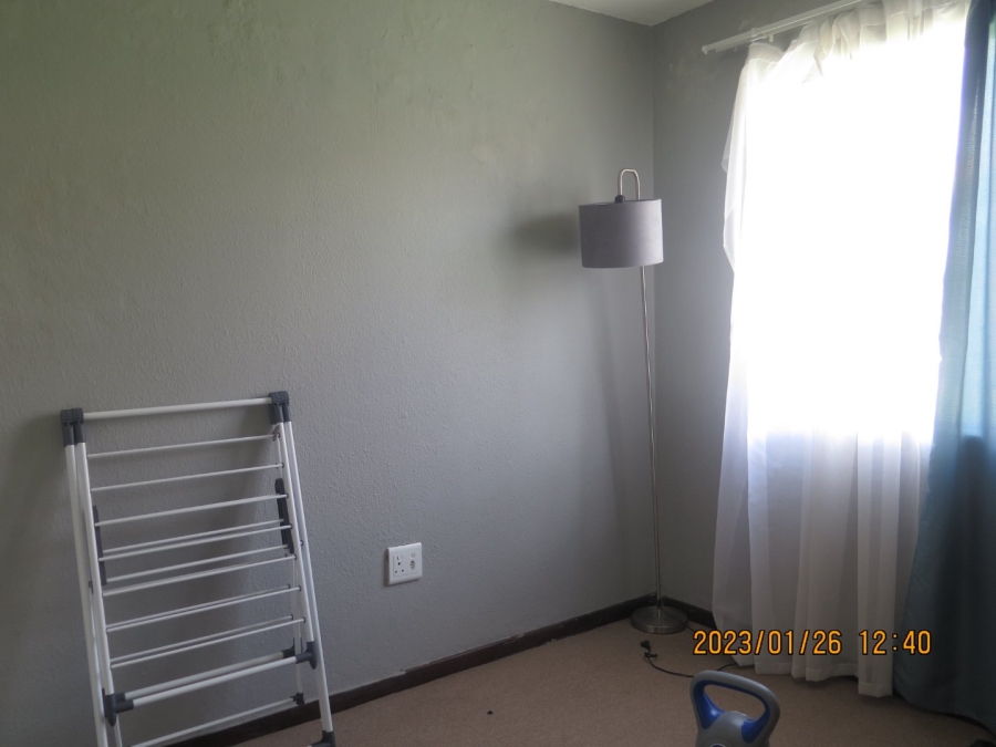To Let 2 Bedroom Property for Rent in Glen Marais Gauteng