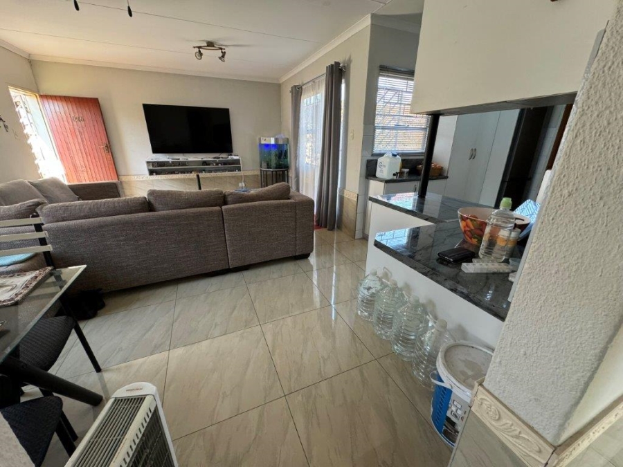 2 Bedroom Property for Sale in Pomona Gauteng