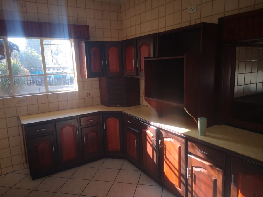 4 Bedroom Property for Sale in Symhurst Gauteng