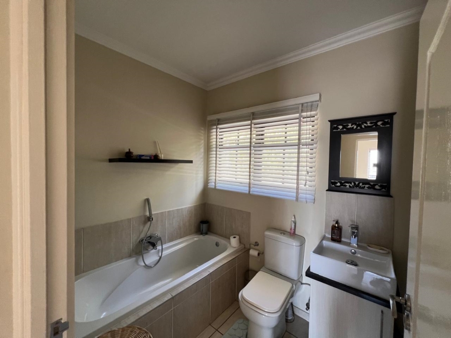 To Let 4 Bedroom Property for Rent in Morningside Gauteng