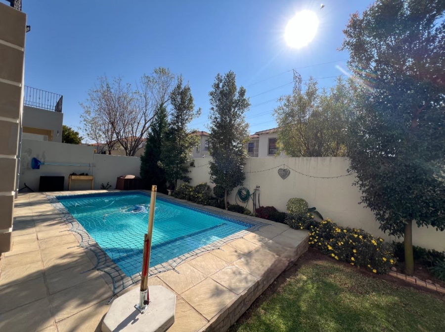 To Let 4 Bedroom Property for Rent in Morningside Gauteng