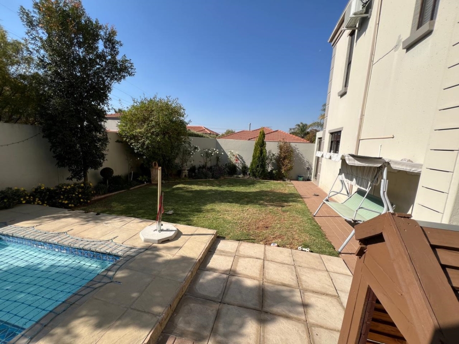 To Let 4 Bedroom Property for Rent in Morningside Gauteng