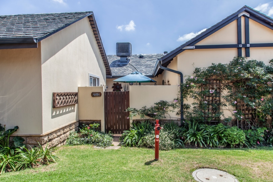2 Bedroom Property for Sale in Waterfall Hills Mature Lifestyle Estate Gauteng